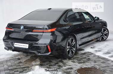 Седан BMW i7 2023 в Киеве