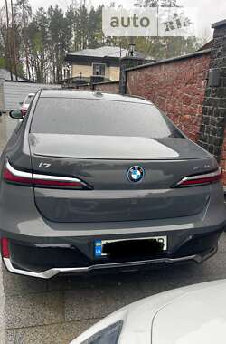 Седан BMW i7 2022 в Києві
