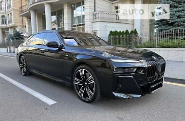 Седан BMW i7 2023 в Києві