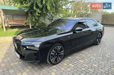 Седан BMW i7 2022 в Хмельницком