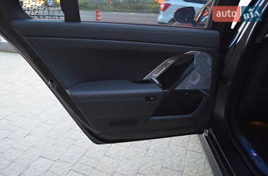 Седан BMW i7 2022 в 