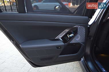 Седан BMW i7 2022 в 