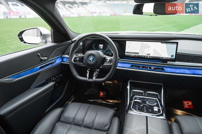 Седан BMW i7 2023 в Одессе