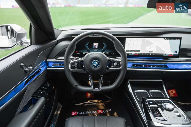 Седан BMW i7 2023 в Одессе