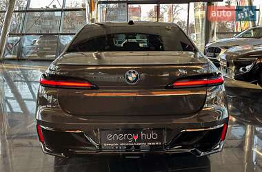 Седан BMW i7 2023 в Днепре