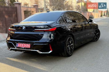 Седан BMW i7 2023 в 