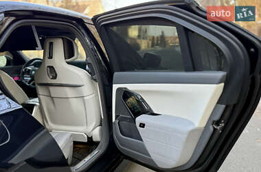 Седан BMW i7 2023 в 