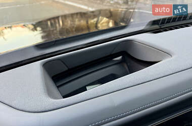 Седан BMW i7 2023 в 