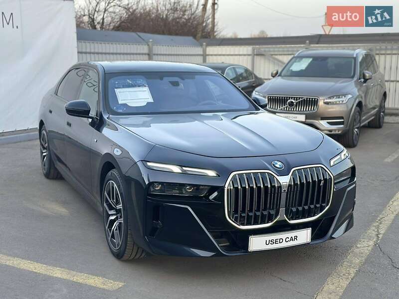 Седан BMW i7 2023 в Полтаве