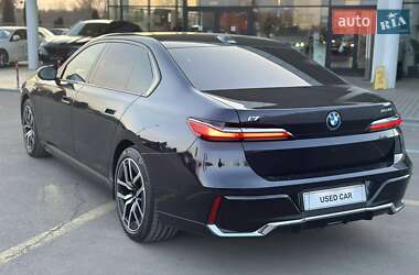 Седан BMW i7 2023 в Полтаве