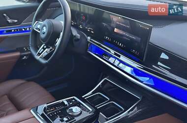 Седан BMW i7 2023 в Полтаве