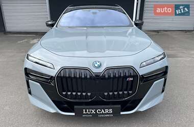 Седан BMW i7 2023 в 