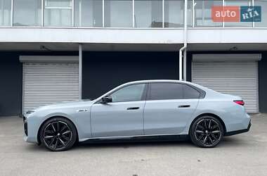 Седан BMW i7 2023 в 