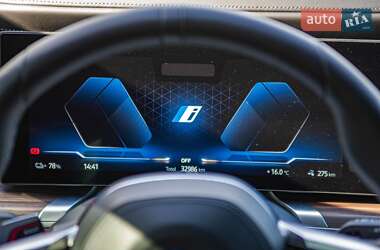 Седан BMW i7 2022 в 