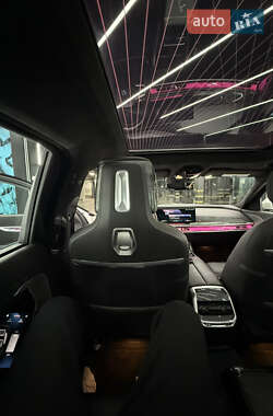 Седан BMW i7 2023 в 