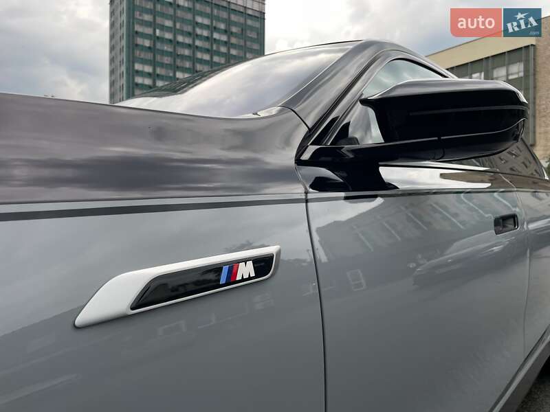 Седан BMW i7 2023 в Киеве