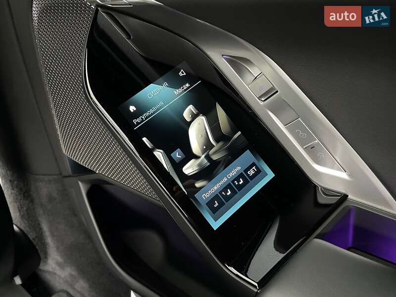Седан BMW i7 2023 в Киеве
