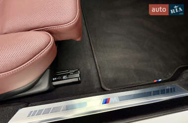 Седан BMW i7 2024 в Киеве