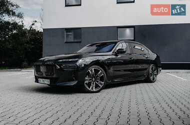 Седан BMW i7 2022 в Хмельницькому