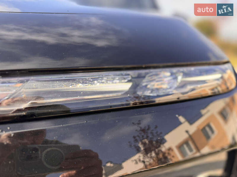 Седан BMW i7 2023 в Львове