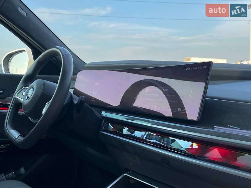 Седан BMW i7 2023 в Львове фото 22 Седан BMW i7 2023 в Львове
