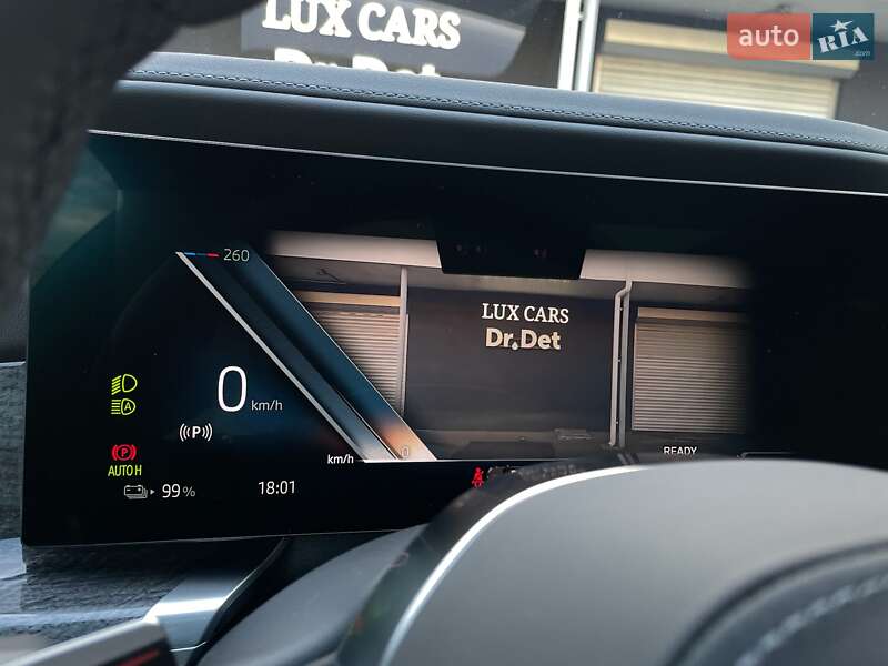 Седан BMW i7 2023 в Киеве