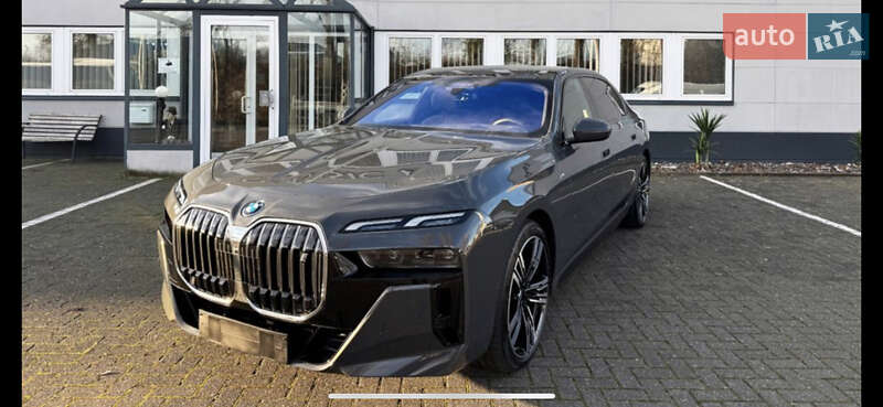 BMW i7 2023