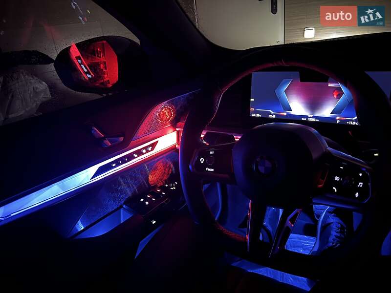 Седан BMW i7 2024 в Ровно