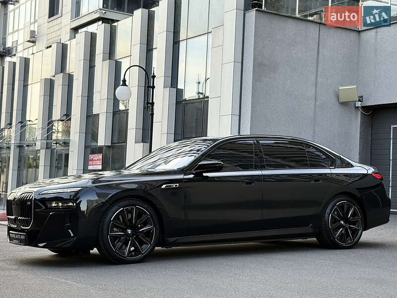 Седан BMW i7 2025 в Киеве фото 18 Седан BMW i7 2025 в Киеве
