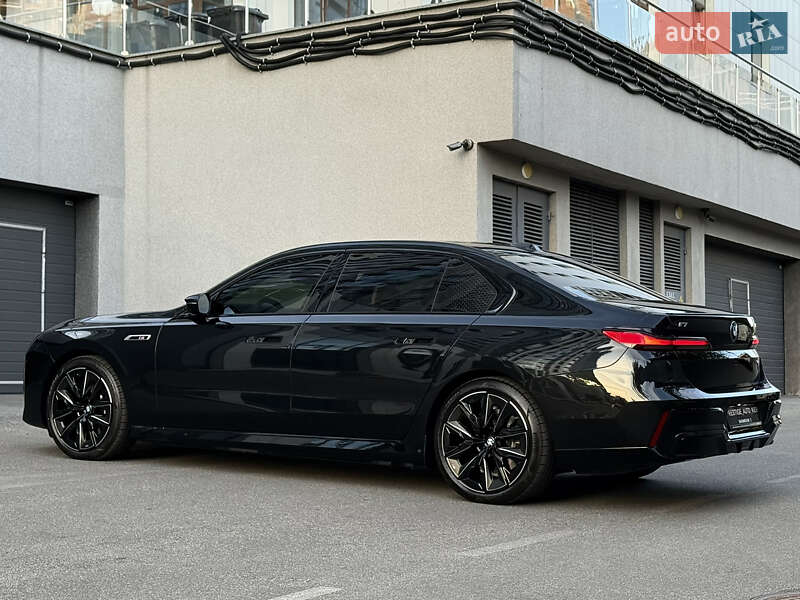 Седан BMW i7 2025 в Киеве фото 26 Седан BMW i7 2025 в Киеве