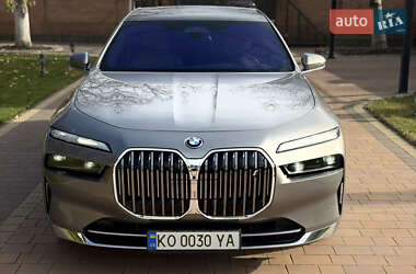 Седан BMW i7 2022 в Ивано-Франковске