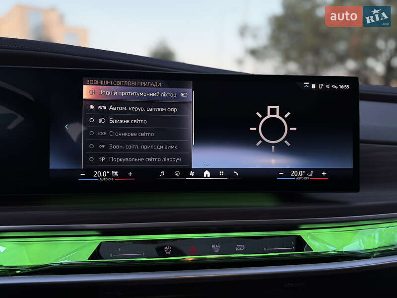 Седан BMW i7 2022 в Львове