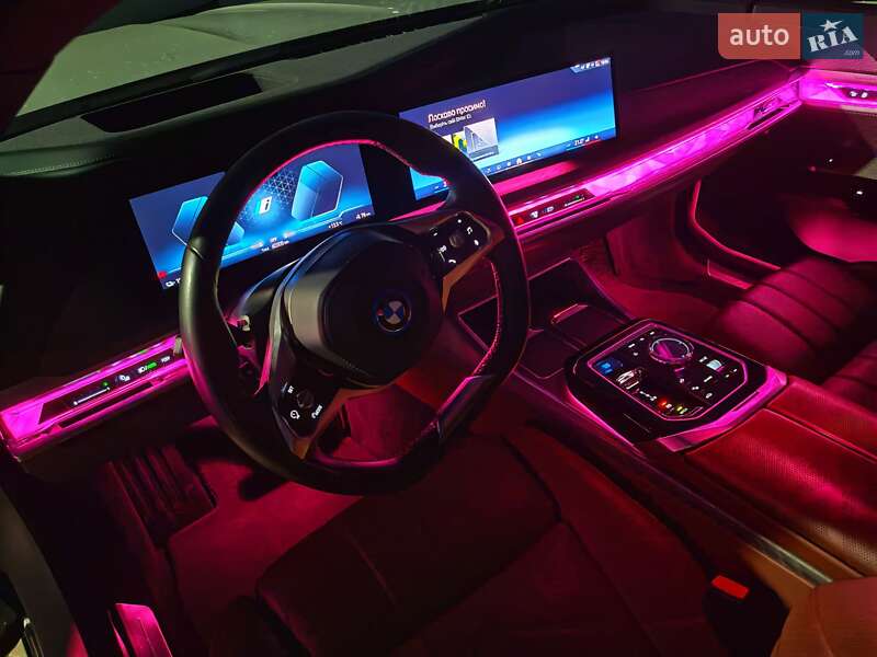Седан BMW i7 2023 в Киеве фото 12 Седан BMW i7 2023 в Киеве