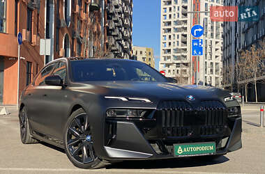 Седан BMW i7 2022 в Києві