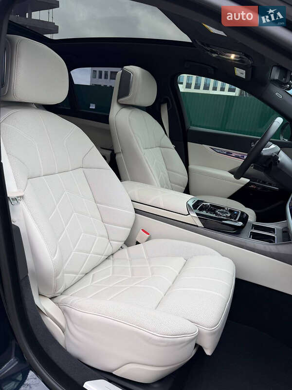 Седан BMW i7 2023 в Киеве фото 9 Седан BMW i7 2023 в Киеве