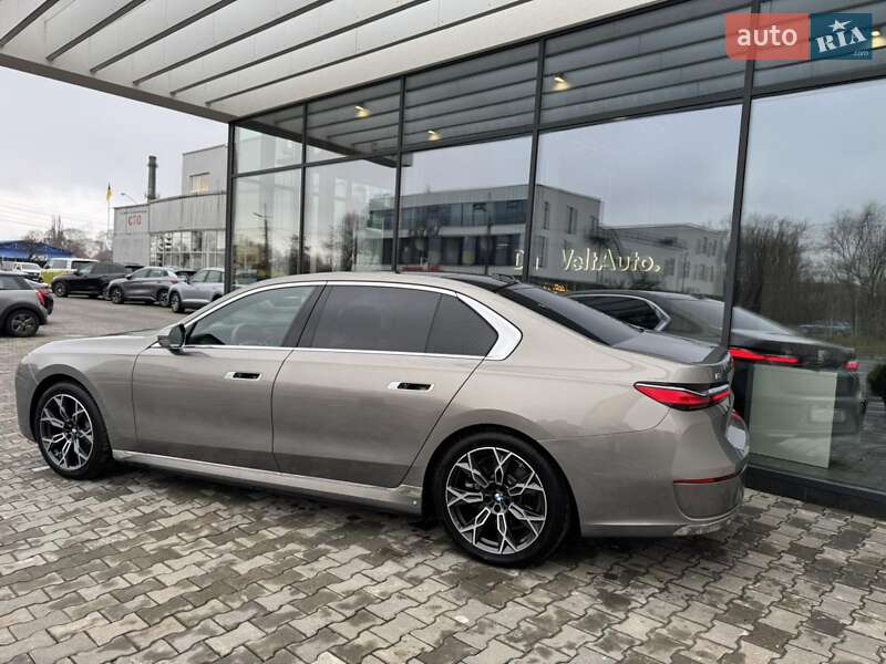 Седан BMW i7 2024 в Хмельницком
