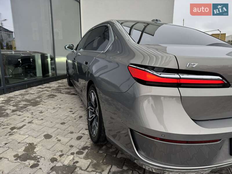 Седан BMW i7 2024 в Хмельницком