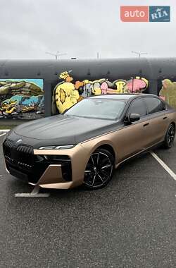 Седан BMW i7 2023 в Києві