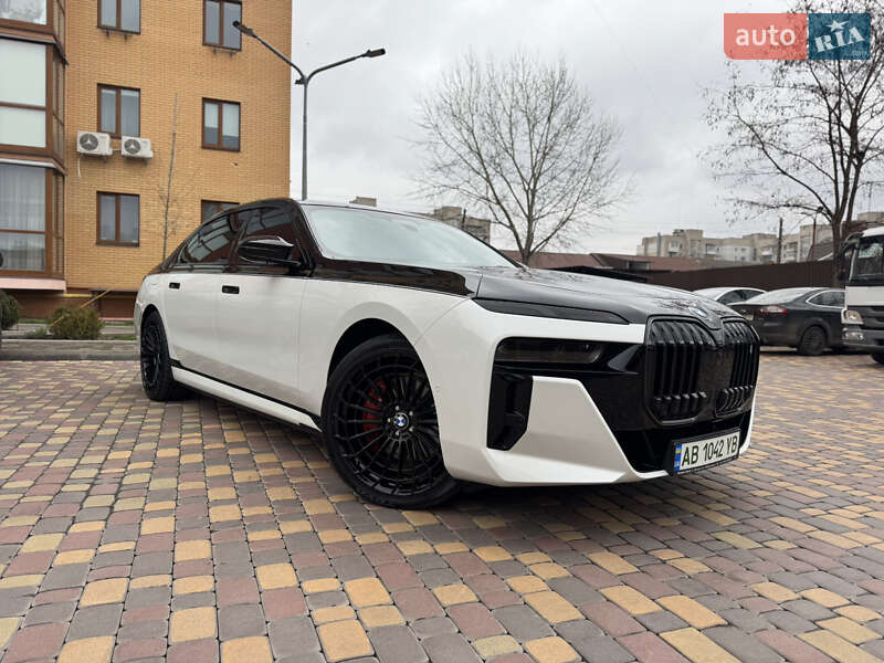 Седан BMW i7 2023 в Вінниці