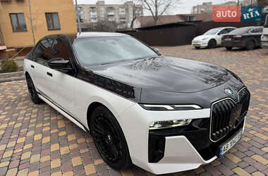 Седан BMW i7 2023 в Вінниці