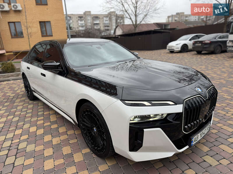 Седан BMW i7 2023 в Вінниці