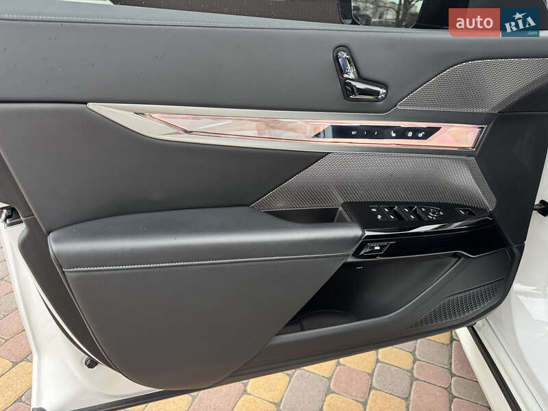 Седан BMW i7 2023 в Вінниці