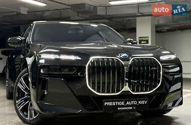 Седан BMW i7 2023 в Києві