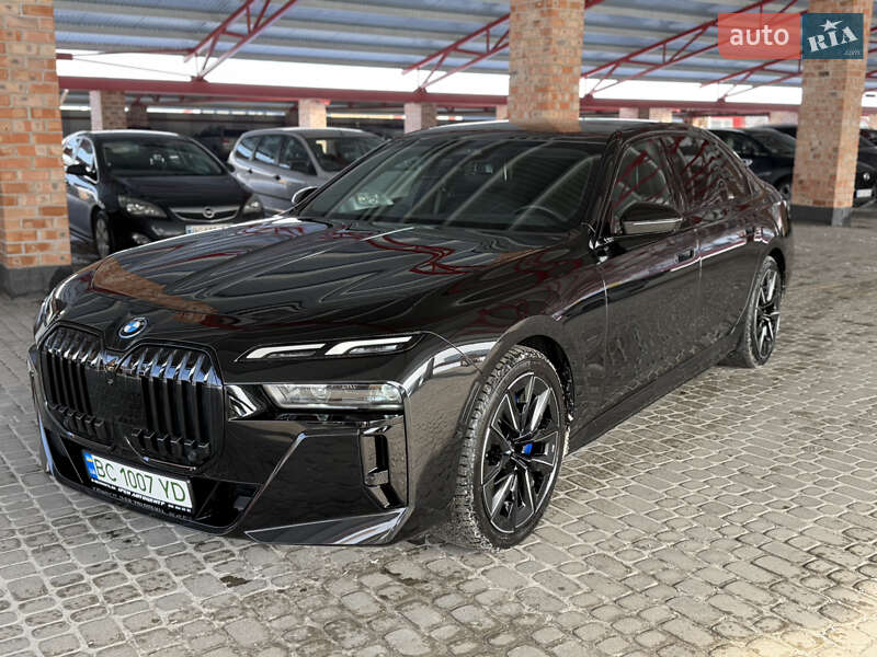 Седан BMW i7 2023 в Львові