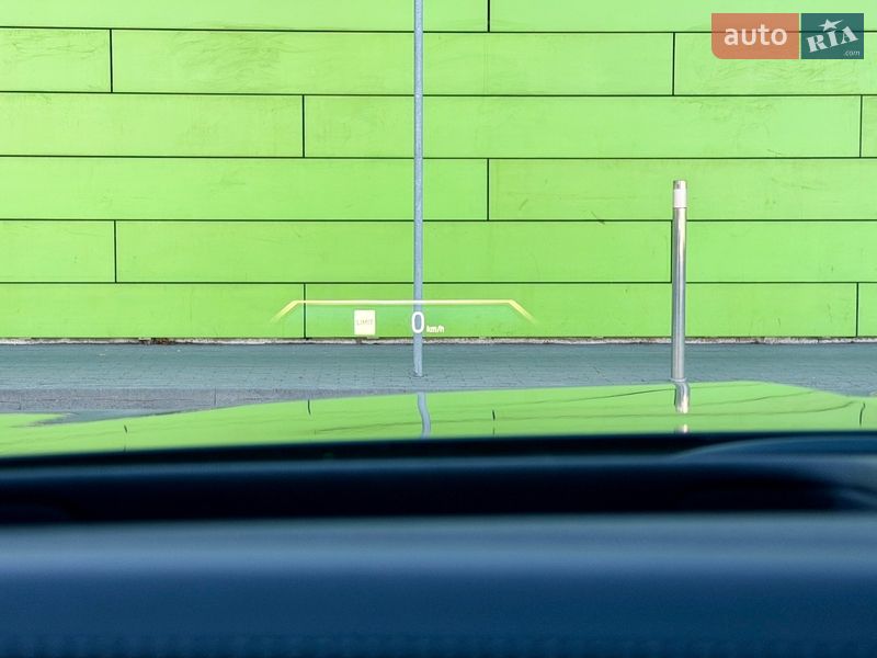 Седан BMW i7 2024 в Киеве