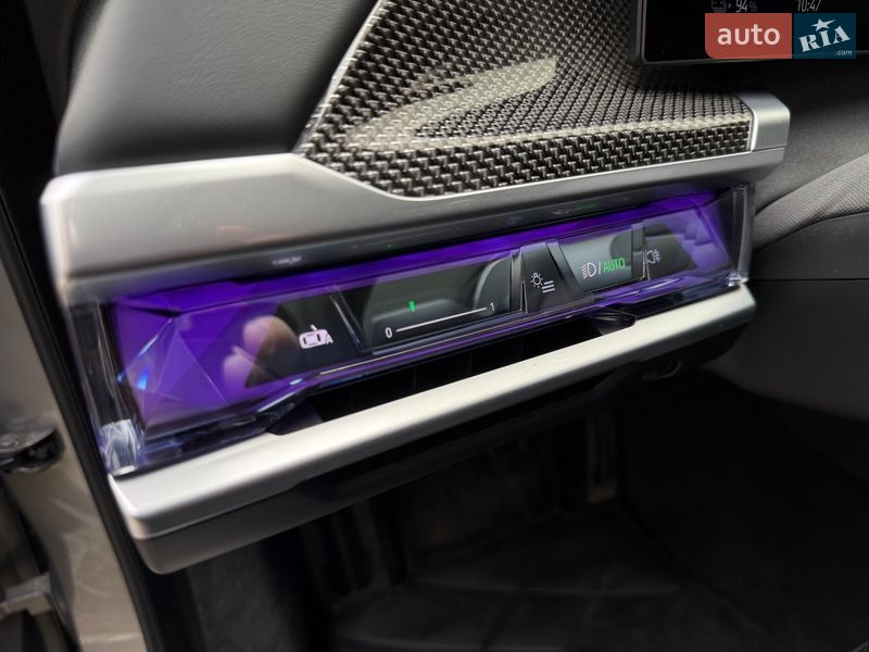 Седан BMW i7 2022 в Киеве