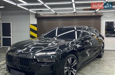 Седан BMW i7 2023 в Києві