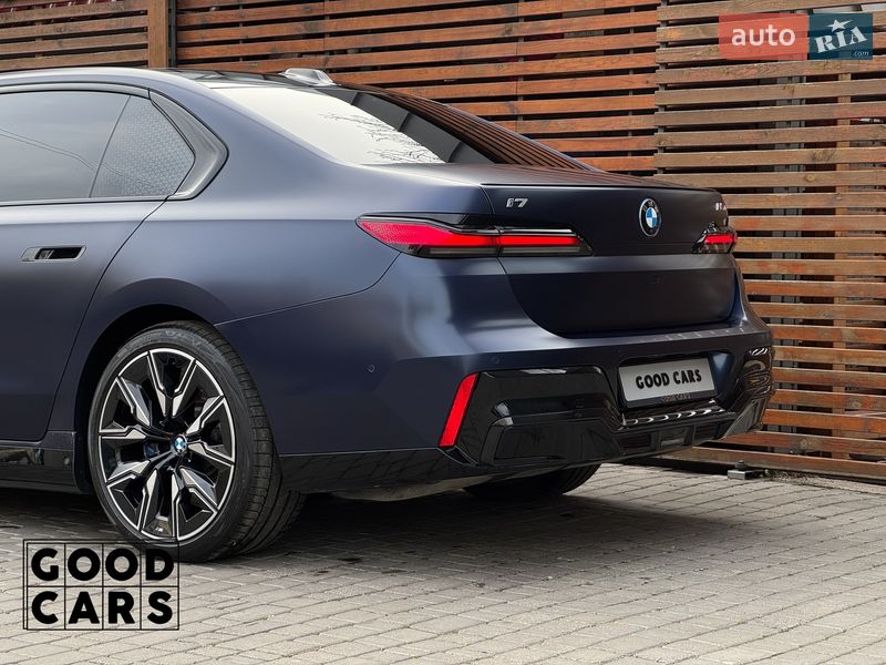Седан BMW i7 2023 в Одессе