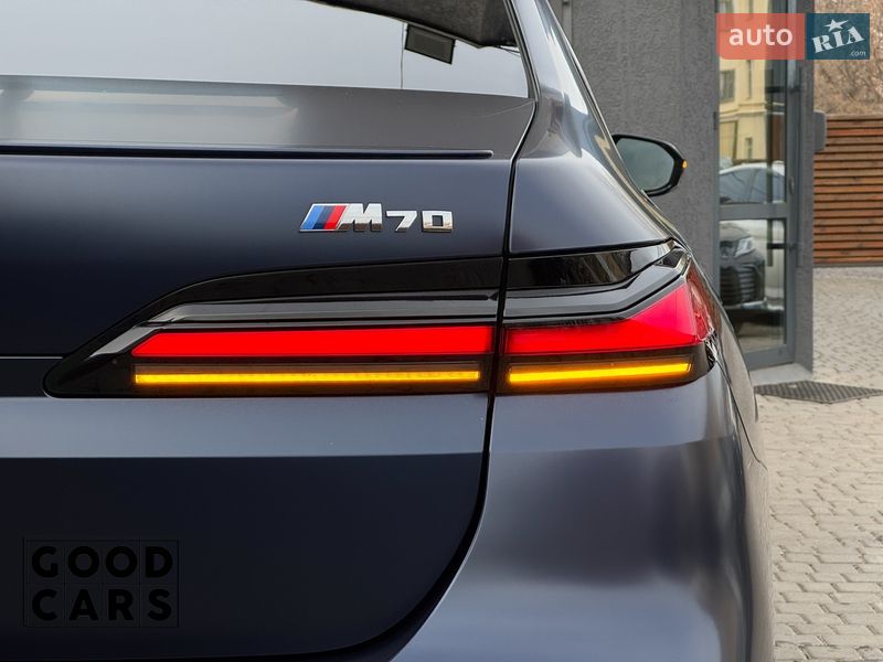 Седан BMW i7 2023 в Одессе