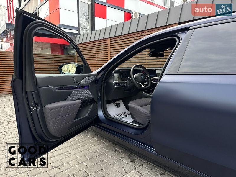 Седан BMW i7 2023 в Одессе